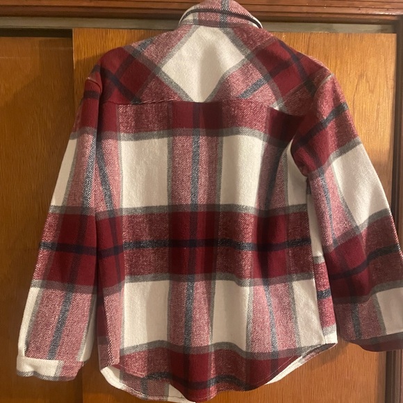 Women’s red plaid shacket (M) - Picture 3 of 4